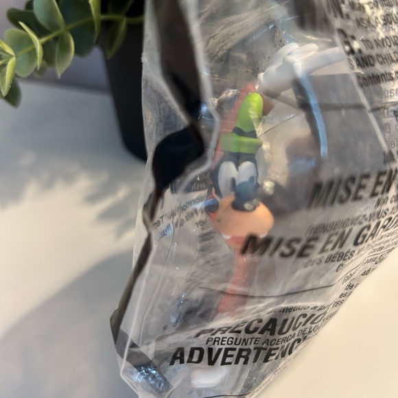 McDonald’s toy, Disney’s “Goofy” - Picture 1 of 5